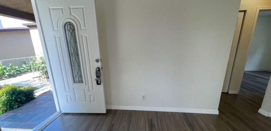 Well Maintained Duplex in Panorama City – FOR SALE!