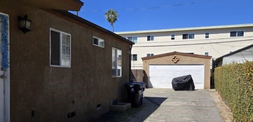 Well Maintained Duplex in Panorama City – FOR SALE!