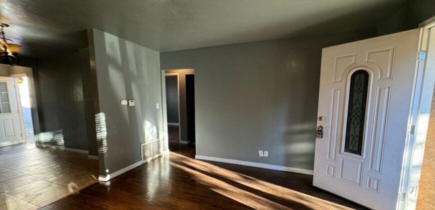 Well Maintained Duplex in Panorama City – FOR SALE!