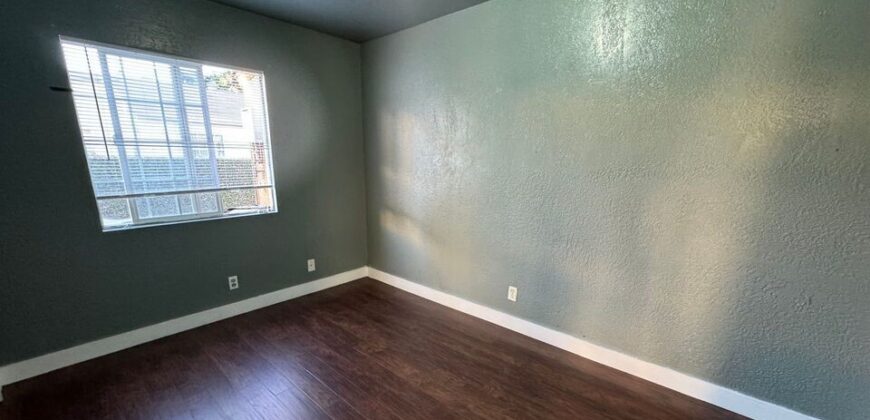 Well Maintained Duplex in Panorama City – FOR SALE!