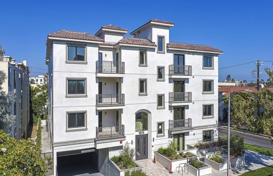 1070 S Bedford St #205 – FOR RENT!