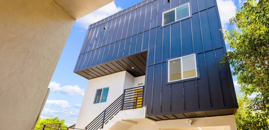 Modern West Adams Living with Expansive Rooftop Views!! –  3420 12th Ave #1/2 FOR RENT!