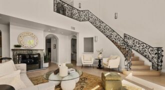 Exceptional Penthouse-Style Townhome – FOR SALE! 1610 CAMDEN AVE #101