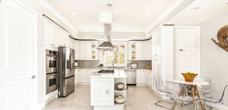 Exceptional Penthouse-Style Townhome – FOR SALE! 1610 CAMDEN AVE #101