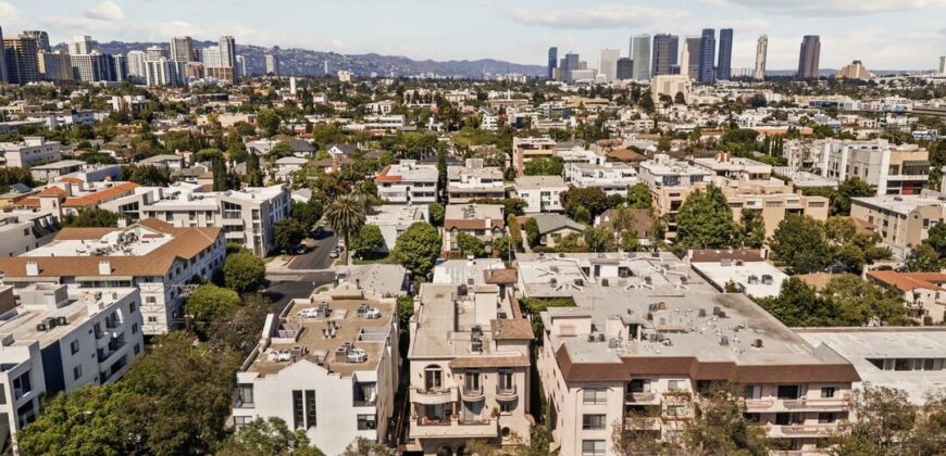 Exceptional Penthouse-Style Townhome – FOR SALE! 1610 CAMDEN AVE #101