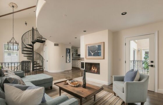 SANTA MONICA LIVING AT ITS FINEST! 837 18TH ST #3 – FOR SALE!