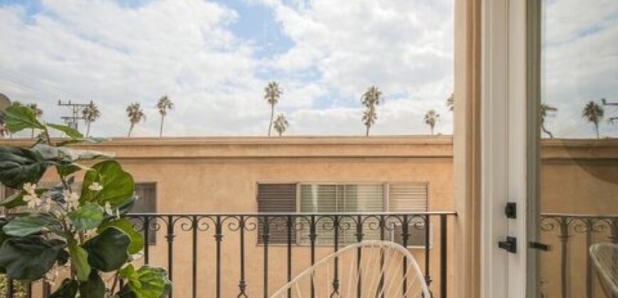 SANTA MONICA LIVING AT ITS FINEST! 837 18TH ST #3 – FOR SALE!