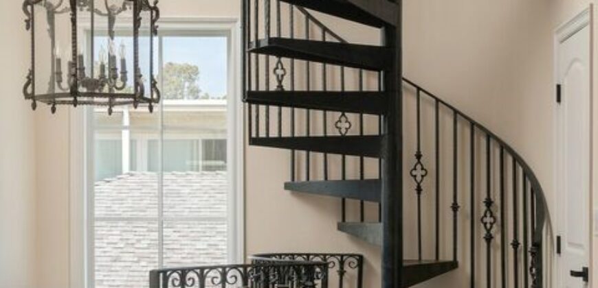 SANTA MONICA LIVING AT ITS FINEST! 837 18TH ST #3 – FOR SALE!