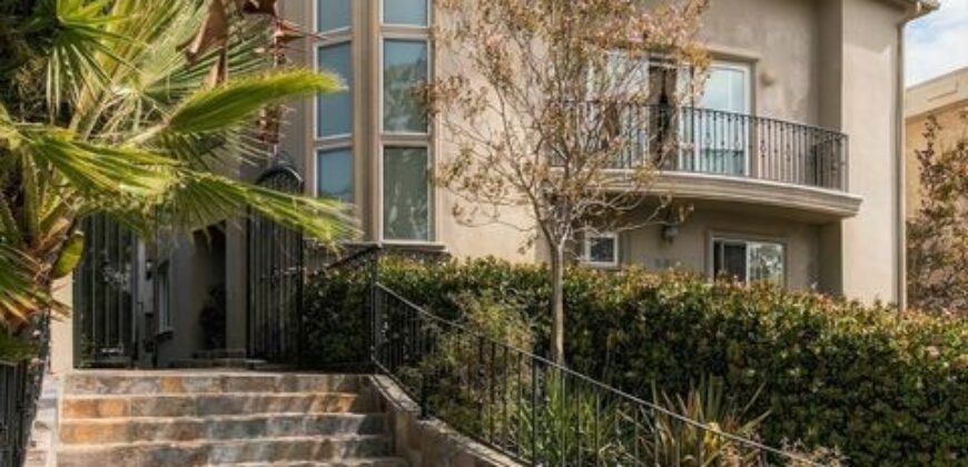 SANTA MONICA LIVING AT ITS FINEST! 837 18TH ST #3 – FOR SALE!