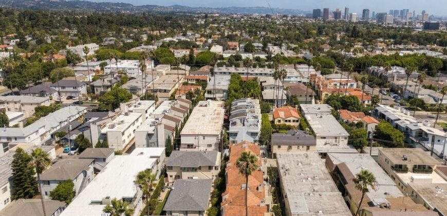 SANTA MONICA LIVING AT ITS FINEST! 837 18TH ST #3 – FOR SALE!