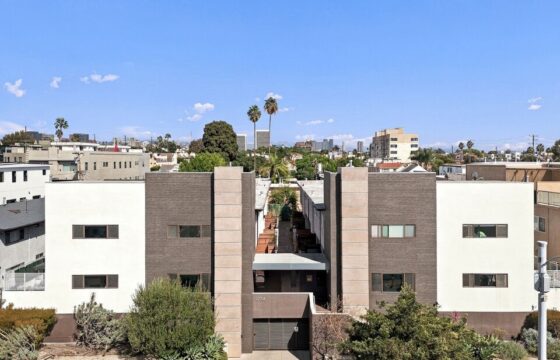 MUST SEE TO APPRECIATE! – 1734 S Westgate Ave #3 – FOR SALE!