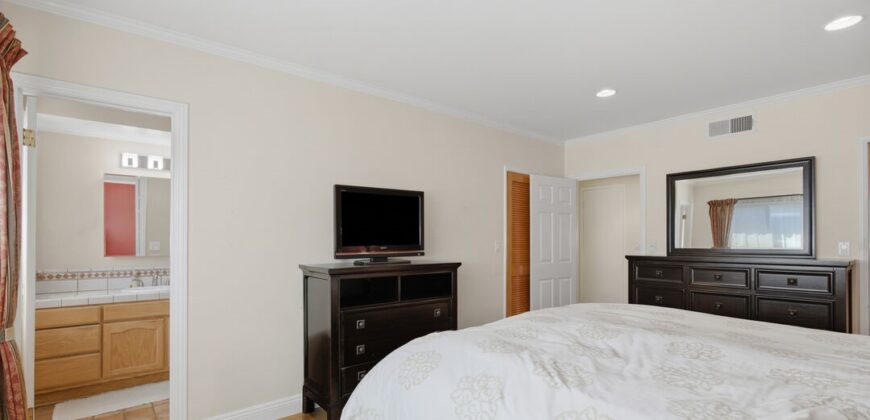 1734 S Westgate Ave #3 – FOR SALE!