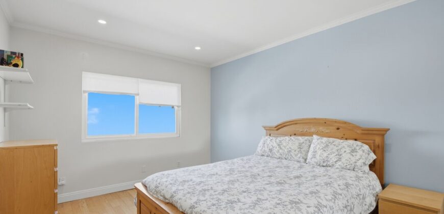 1734 S Westgate Ave #3 – FOR SALE!