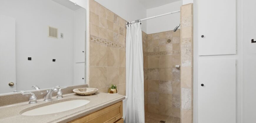 1734 S Westgate Ave #3 – FOR SALE!