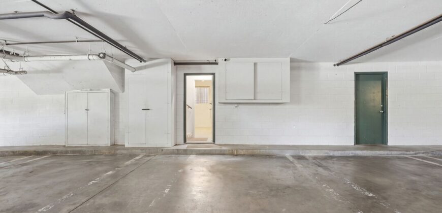 1734 S Westgate Ave #3 – FOR SALE!